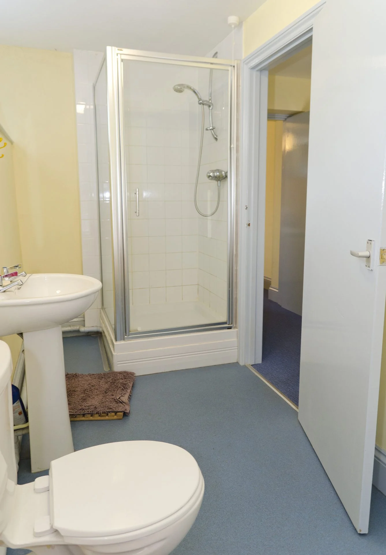 Shower & Washrooms